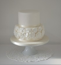 wedding photo - الأبيض الزهور كعكة الزفاف