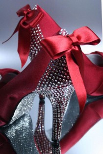 wedding photo - العرف أحذية الزفاف - منصة الأحمر أحذية الزفاف مع فضة حجر الراين الكعوب المغطاة، مطابقة القوس في كعب والفضة بريق وحيد