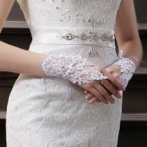 wedding photo - New Bridal Gloves Wedding Accessory Beaded Lace Sexy Fingerless Gloves