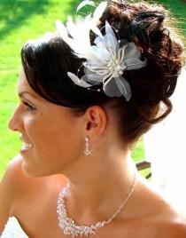 wedding photo - White Feather Bridal Fascinator Crystal Headpiece Comb
