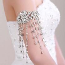 wedding photo - Bridal Rhinestone Ribbon Crystal Dangle Armlet.