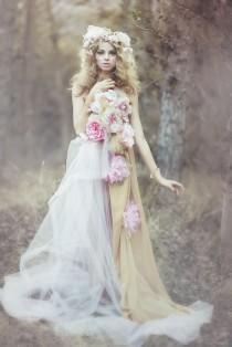 wedding photo - Wedding Photography with a hair accessory- Tiara