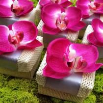 wedding photo -  Woven Orchid Wedding Favor Box