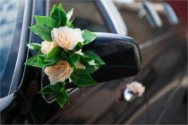 wedding photo - Simple Floral Wedding Car Decor