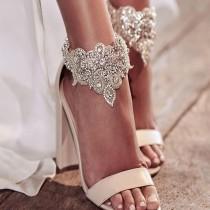 Loverly™ wedding photo - Loverly™