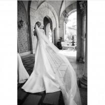 Monique Lhuillier Bride wedding photo - Monique Lhuillier Bride