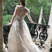 Monique Lhuillier Bride wedding photo - Monique Lhuillier Bride