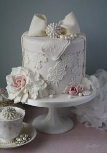 wedding photo -  Fondant Cake Decorating ♥ Lace Hatbox Wedding Cake With Edible Sugar Roses and Pearls by Cotton and Crumbs 
